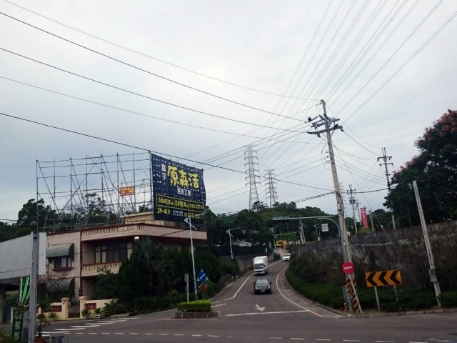 新竹縣寶山鄉交流道戶外看板