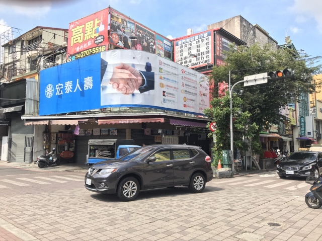 H-0325ABC鐵架廣告塔-台中市逢甲路1號-逢甲大學正門口福星商圈廣告看板