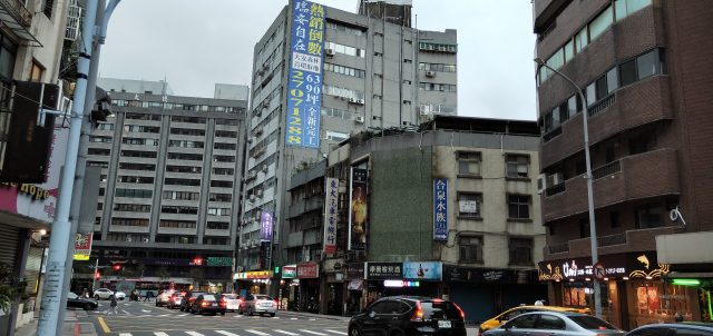 光復北路近南京東路四段_大車流