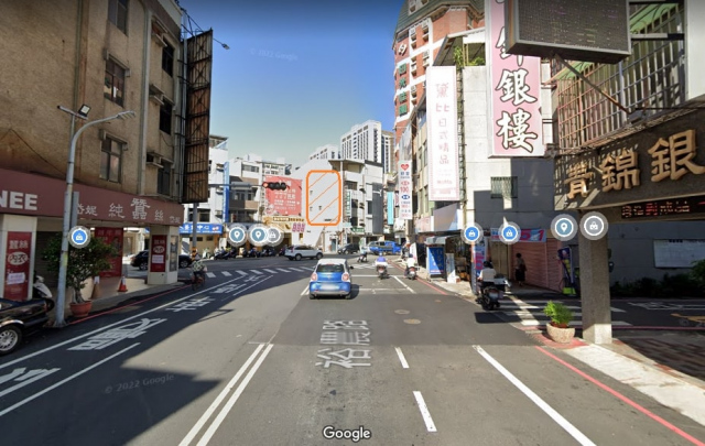 台南東區顯目看板